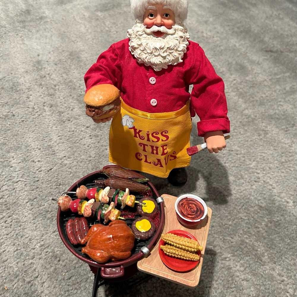 Department 56 Possible Dreams Clothtique ‘Kiss the Claus’ Santa - Picture 2 of 8
